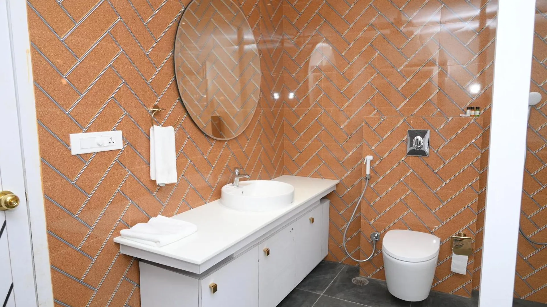 Parim Park Resort & Suites Udaipur Hotel